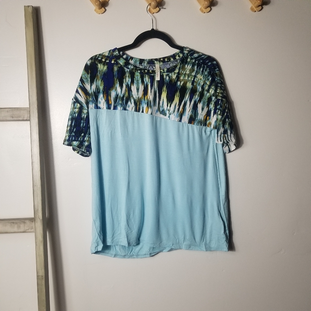 NWOT CELESTE WOMEN'S BLUE WITH TIE-DYE LOOK BLOUSE SIZE LARGE